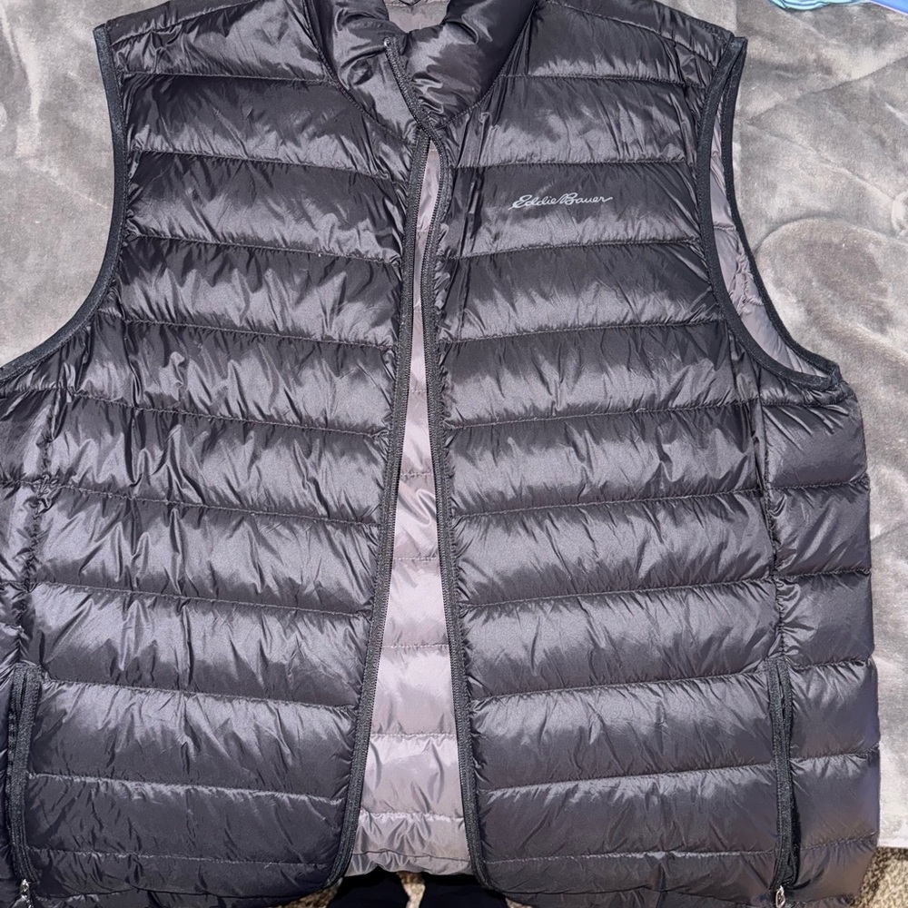 Eddie Bauer Men's Black Puffer Vest